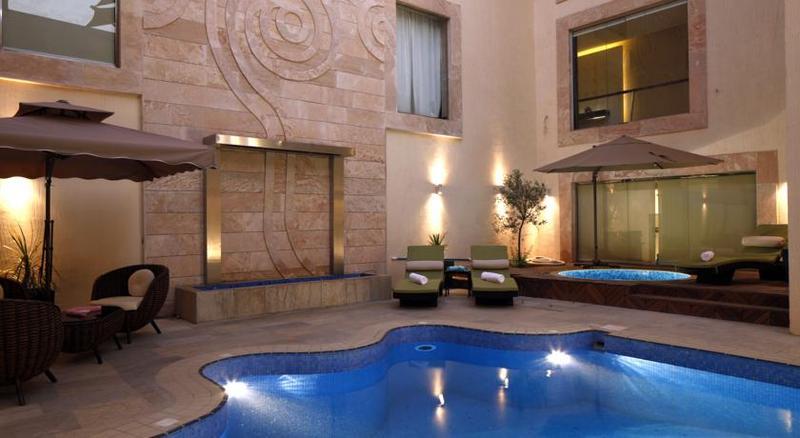 Hotel Grand Plaza - Takhasosi