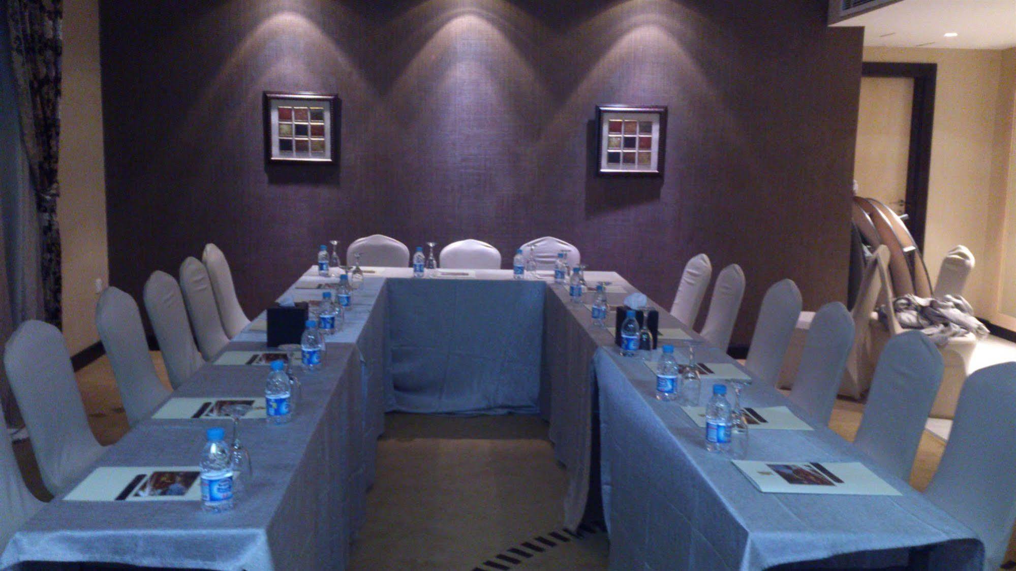 Grand Plaza - Takhasosi Hotel 4*