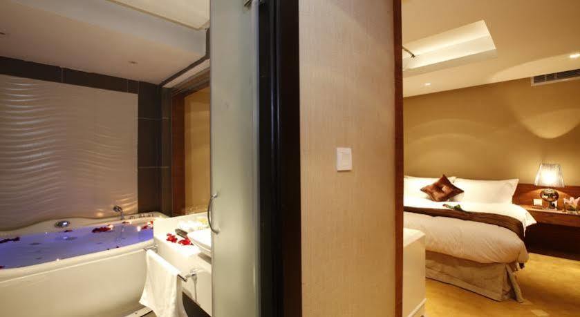 Grand Plaza - Takhasosi Hotel
